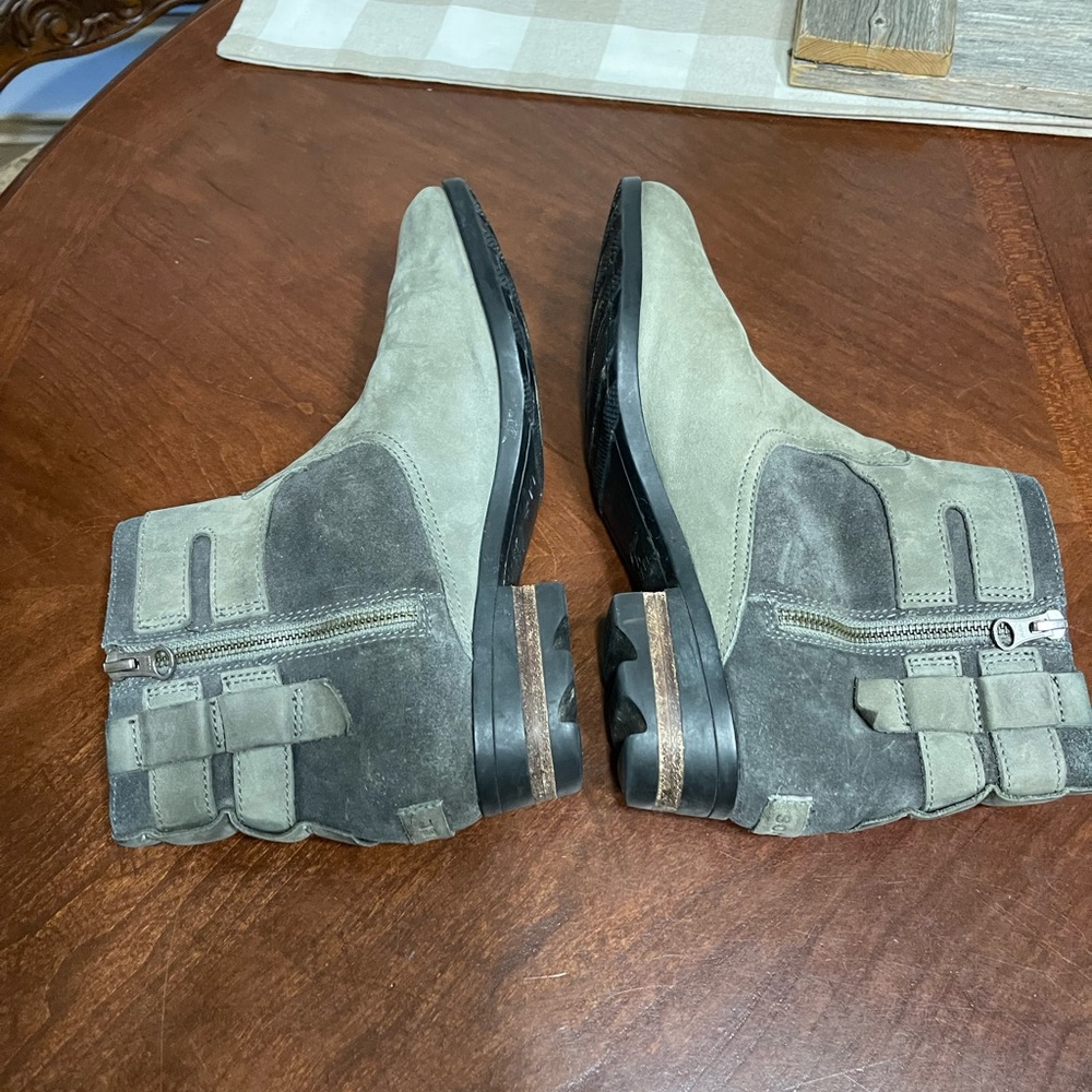 Sorel Lolla waterproof Bootie ankle boots - Picture 6 of 11